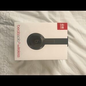 NWT Beats Solo 3 Wireless